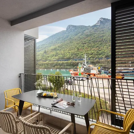 Cool @port Apartment